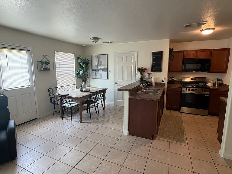 725 Lazy Crest Dr — Photo 7