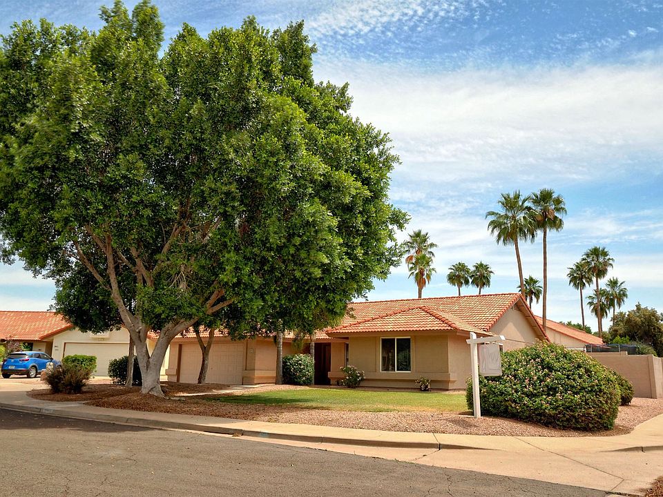 1st image of 827 N Arroya Cir
