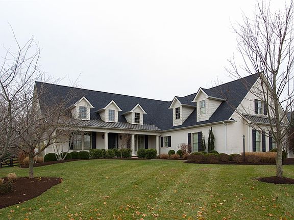 3rd image of 301 Golf Club Dr