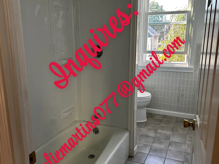 Bathroom
*Images are watermarked to protect against scams and unauthorized use*