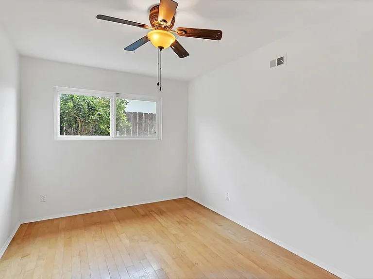 3020 Governor Dr — Photo 12