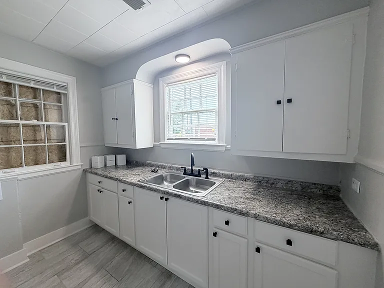 793 N Hollywood St — Photo 2