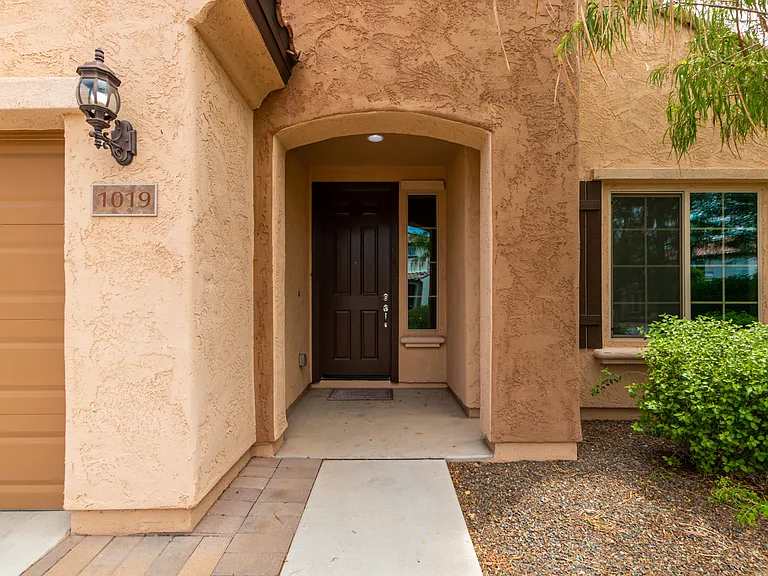 1019 W Spur Dr — Photo 4