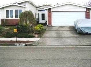 19317 Spring Valley Dr, Oregon City, OR 97045