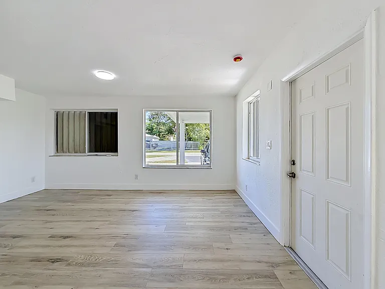 10235 SW 177th St — Photo 18