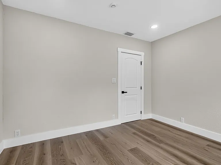 516 Independence Rd #1 — Photo 25