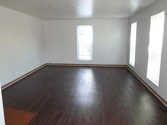 4th image of 3303 Riverside Dr #7