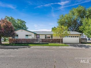 1470 En Casa Villa Dr, Mountain Home, ID 83647