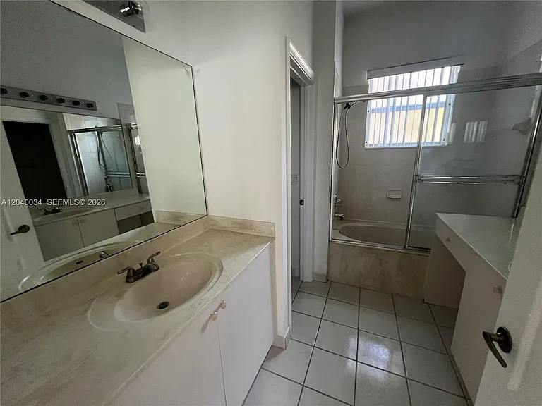 2217 NE 41st Ave — Photo 17