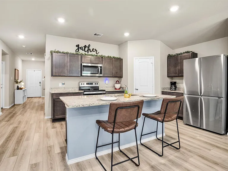 312 Pecos Dr — Photo 10