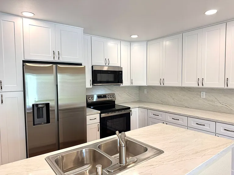 18229 Olympic Ct — Photo 2
