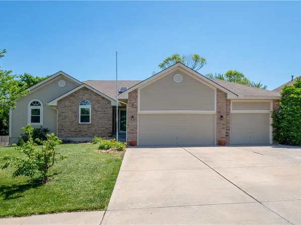 4431 SW Creekview Dr, Lees Summit, MO 64082