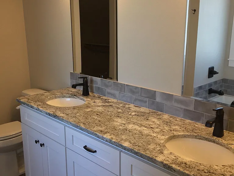 2132 Currant St — Photo 6