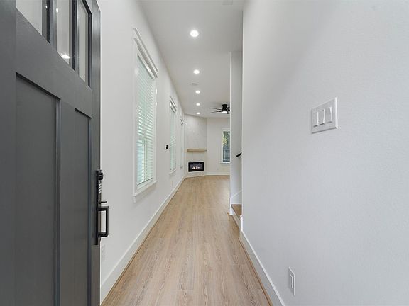 3rd image of 6108 Endeavor Heights Rd