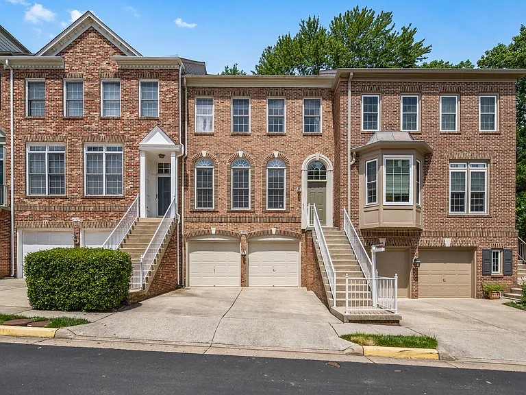 9590 Lagersfield Cir — Photo 41