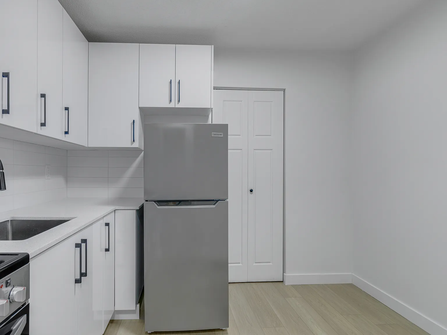 Braden Manor - 10707 106 St NW — Photo 3
