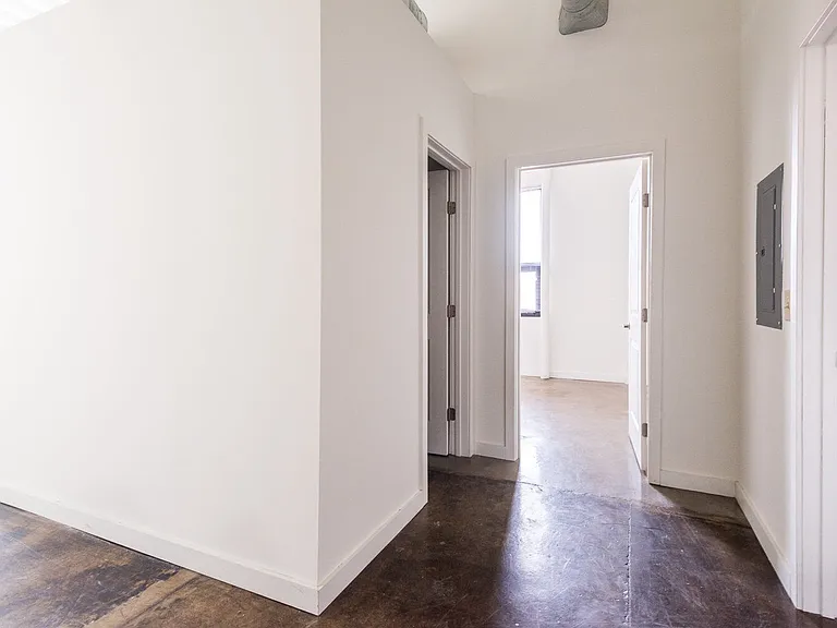 2617 W Broad St — Photo 11