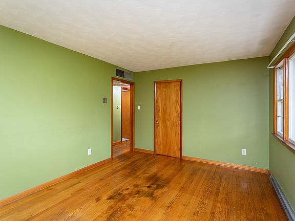 3rd image of 3106 Shen Lake Dr