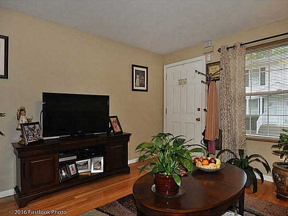 5th image of 1146 Hartford Ave #1146