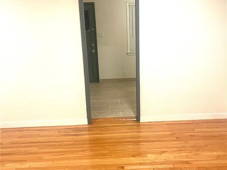 5758 Vineland Ave — Photo 20