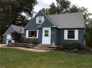 1544 Edgefield Rd, Lyndhurst, OH 44124