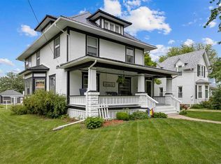540 E 4th St, Tipton, IA 52772