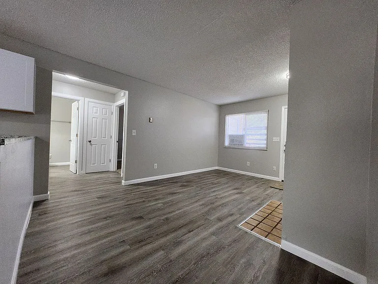 2922 Straus Ln #D — Photo 6