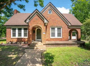 821 N Mitchell St, Gilmer, TX 75644