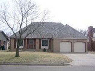 307 W 29th Ave, Hutchinson, KS 67502
