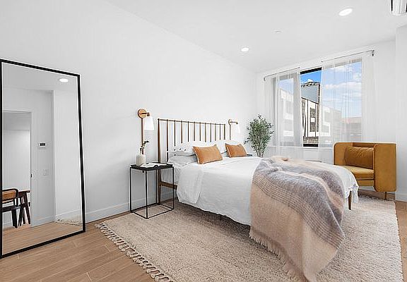 3rd image of 912 Broadway APT 6N