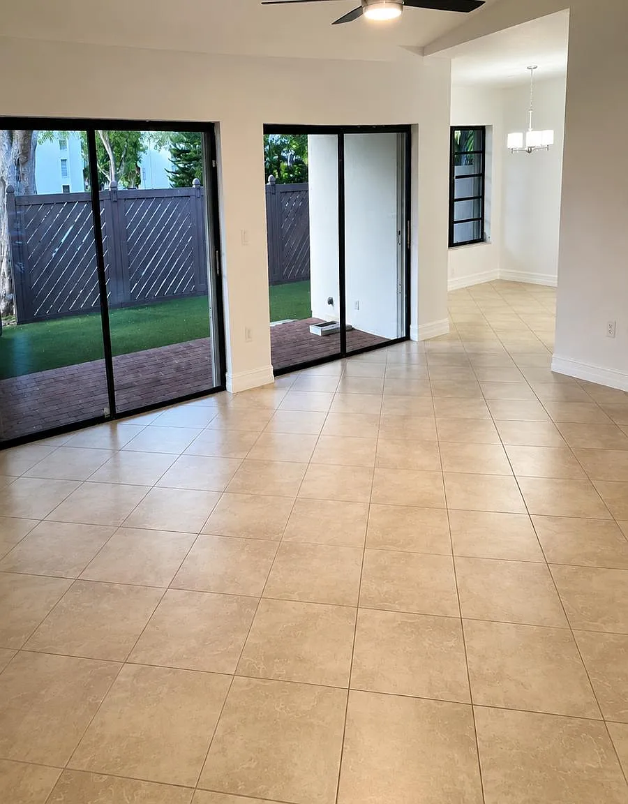 2 bed, 1156 sqft, $3,099 — Photo 3