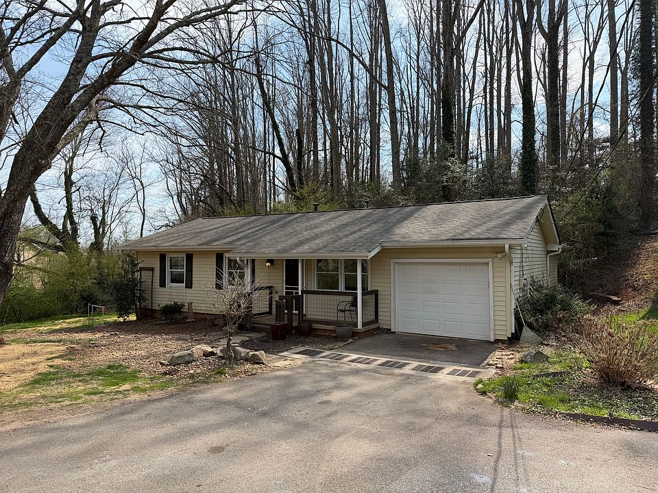 1st image of 940 Glenn Bridge Rd SE