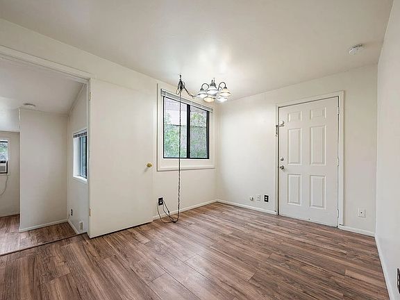2nd image of 415 Field St APT B