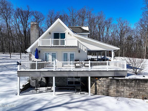5th image of 209 Peacock Ln