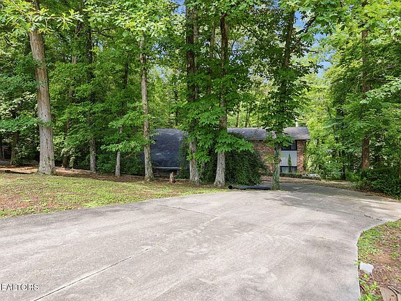 2nd image of 114 Balboa Cir