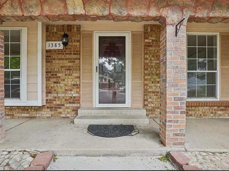 1385 S Laredo Ct — Photo 12