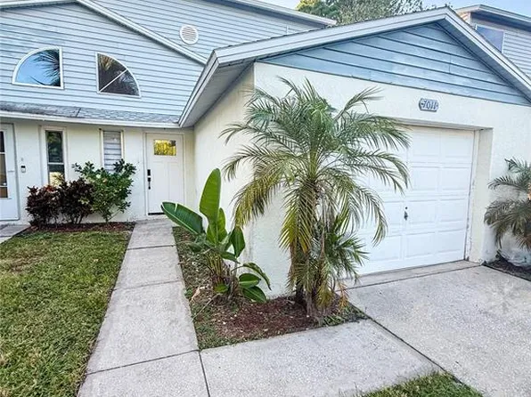 7011 Oakwood Dr, New Port Richey, FL 34652