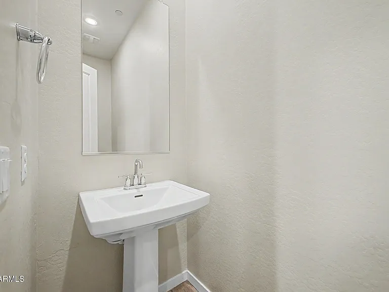 1871 N 141st Ave — Photo 34