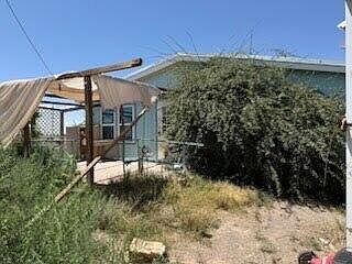 3rd image of 701 Riata Rd