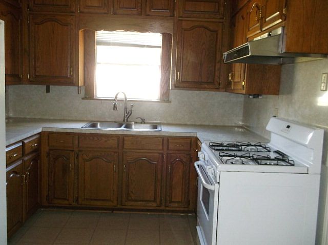 2nd image of 131 8th Ave