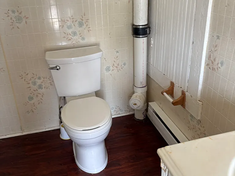 825 1/2 Caldwell St — Photo 2