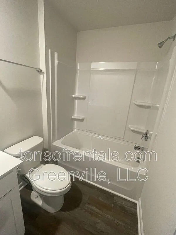 Building Photo - 808 Embark Cir