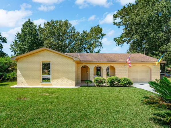 8211 Greenridge Rd, North Charleston, SC 29406