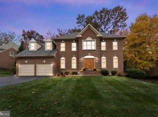 11194 Longwood Grove Dr, Reston, VA 20194