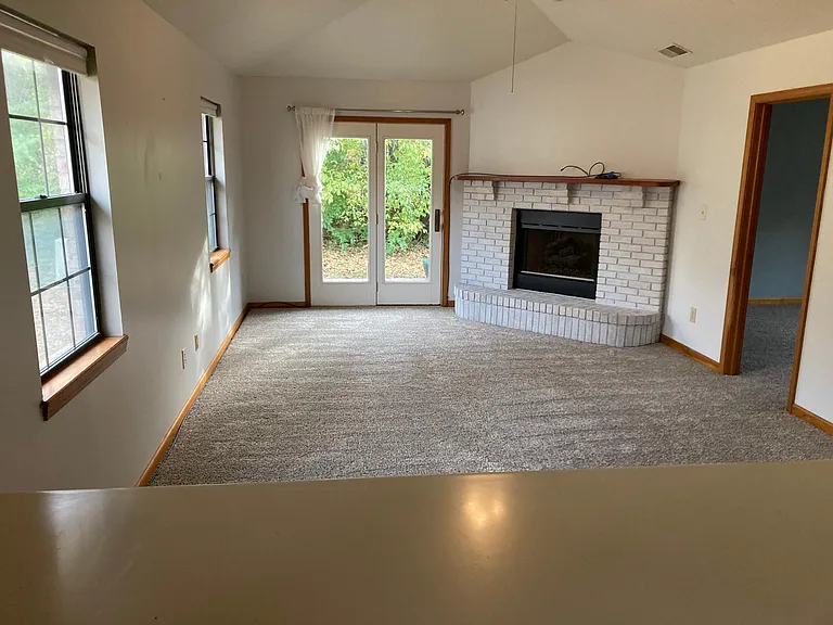 65 Coventry Ct — Photo 5