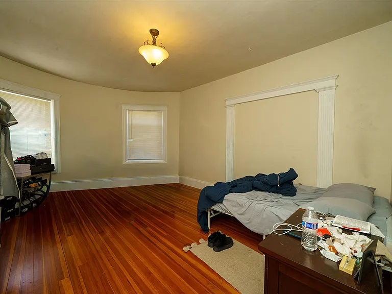 39 Strathmore Rd #2 — Photo 6