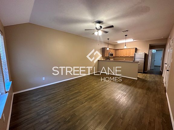 3rd image of 333 Jasmine Ln