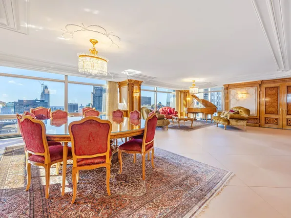 721 5th Avenue image 7 of 26