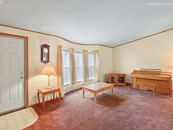 4th image of 1145 SW Cypress St Unit 30