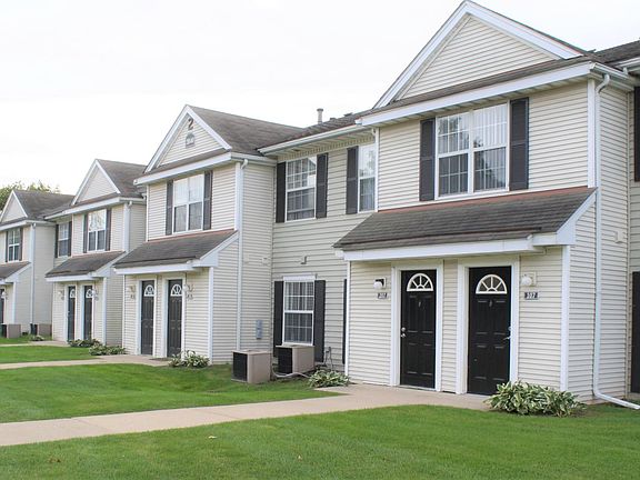 4th image of 2100 Arbor Cir E APT 105